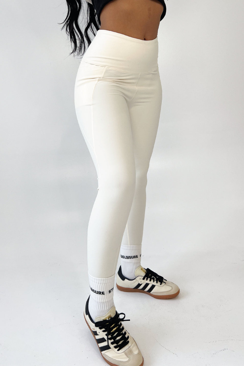 Studio Leisure cream premium leggings