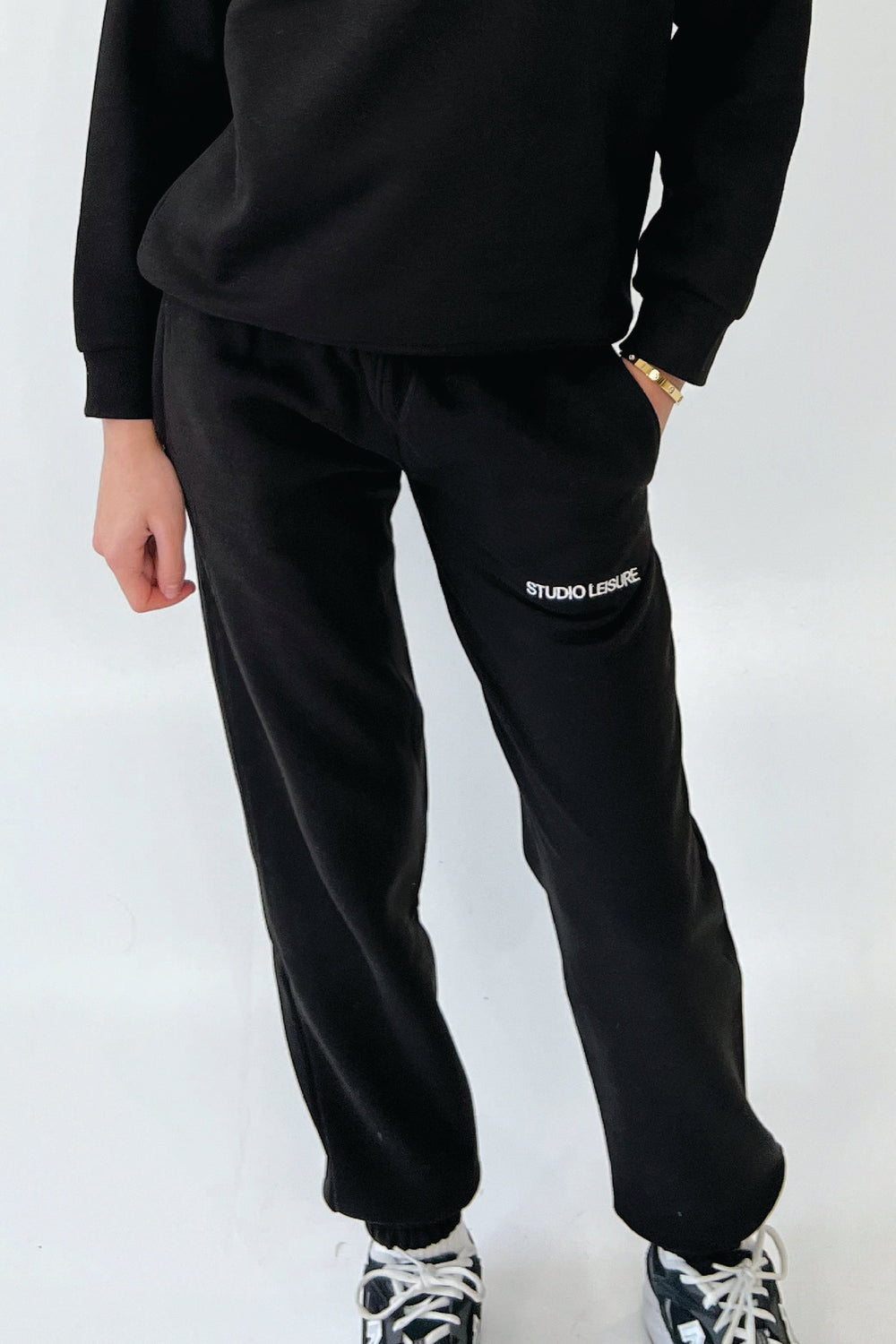 Mini studio leisure black essential embroidered joggers